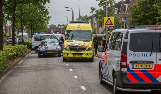 Fietsster Geschept Door Auto Op Thorbeckelaan: Met Spoed Naar ...