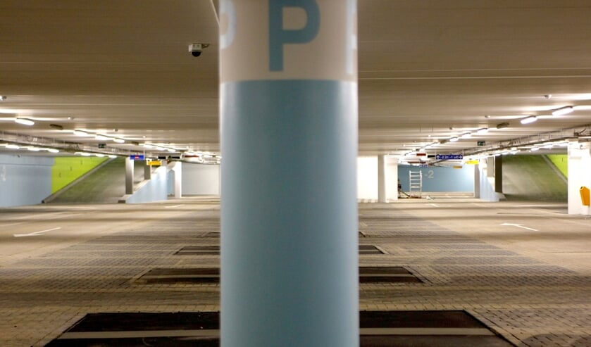 Een lege parkeergarage. Foto ter illustratie