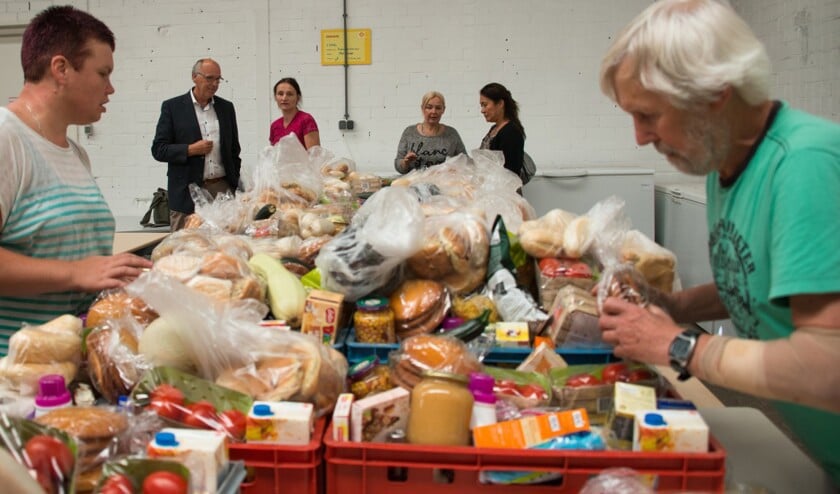 Soroptimisten steunen voedselbank met maandverband 