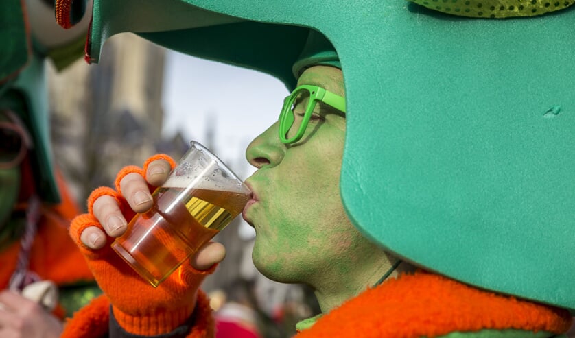 Welp Biertje met carnaval gaat 2,60 euro kosten OM-66