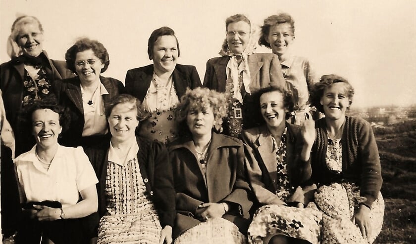 Wie kent deze dames?