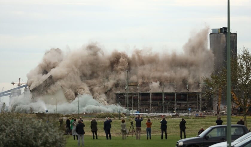 De sinterfabriek is met de grond gelijk gemaakt.
