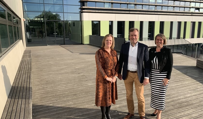 Kiki Nieuwkerk-Post, Harry Meijers en Vivian van der Wielen-Bik werken samen aan een mooie toekomst FOTO REMKO VERMUNT