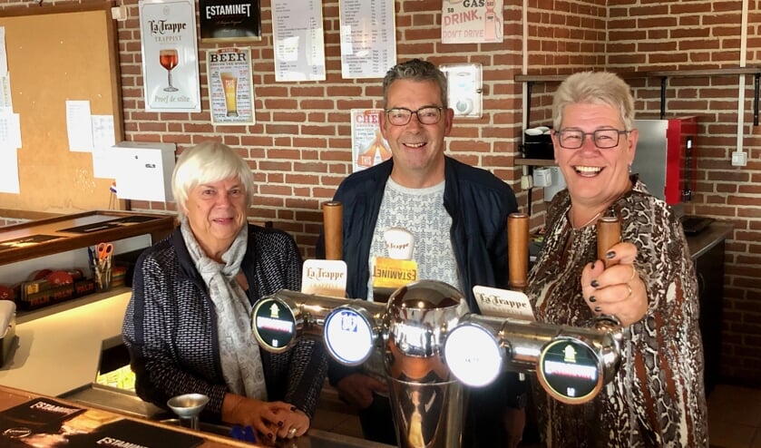 Joke Timmermans, Peter Gijzen en Elma Jochems genieten ervan als mensen genieten.