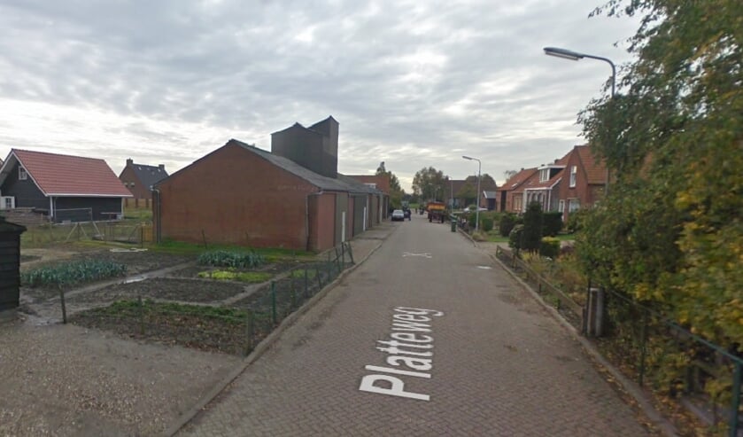 Aan de Platteweg 9f komt een onbemand stalletje waar passanten groente en fruit kunnen kopen.FOTO GOOGLE MAPS