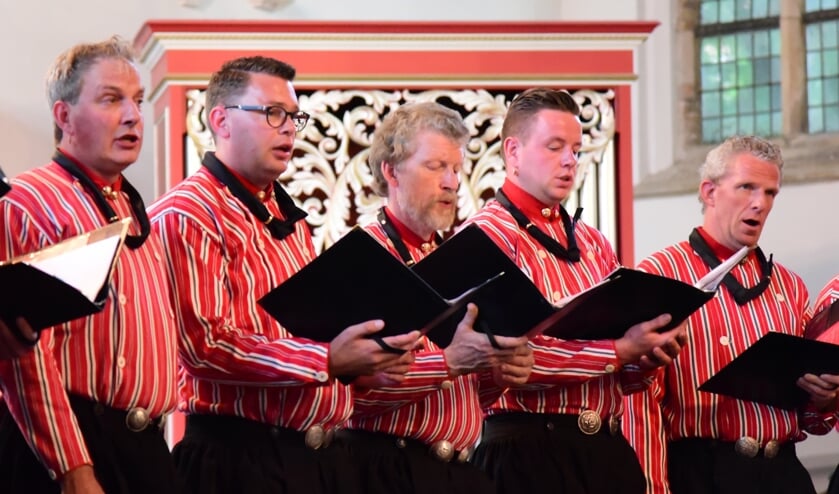 Het Urker Mans Formatie geeft een Kerstconcert in Goes.