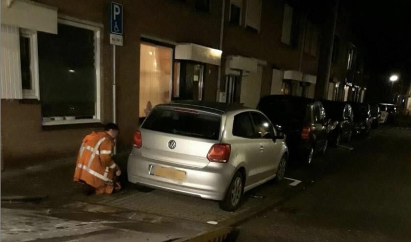 Het voertuig is door een berger weggesleept.