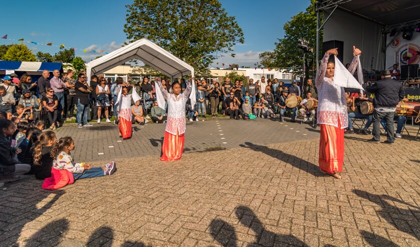 Het jaarlijkse zomerfeest trekt volgens Mae Uku bezoekers uit het hele land.