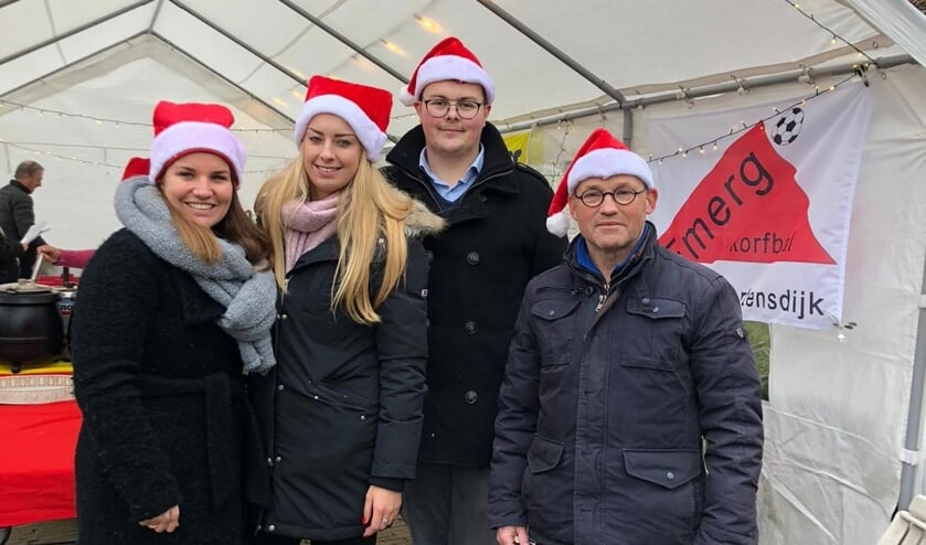 Het promotieteam van korfbalvereniging Emergo.