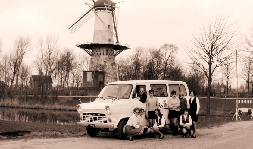 Wie kent deze dames?