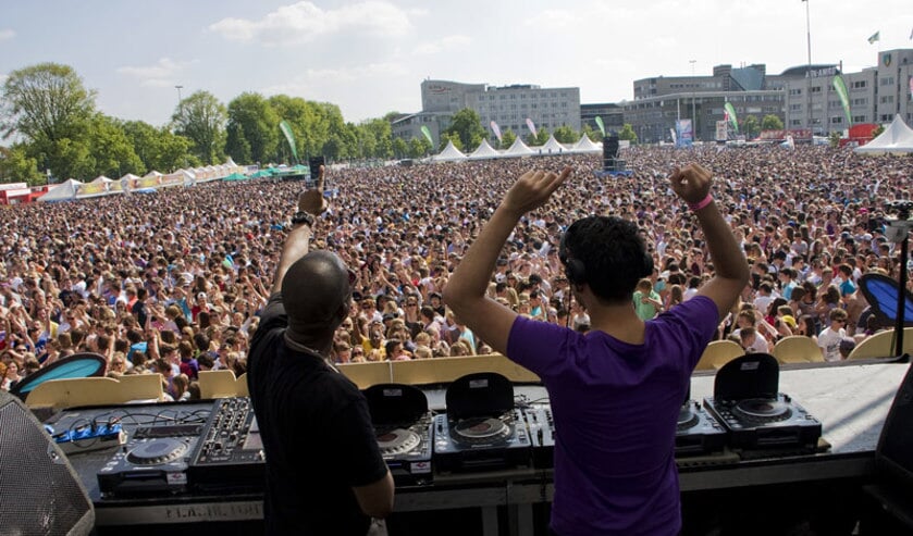 Dancetour in 2010. Een vol Chasséveld zoals altijd.