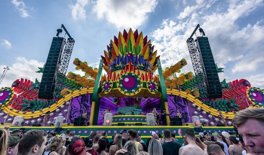 Bezoekers konden los gaan op Pussy Lounge @ the park.