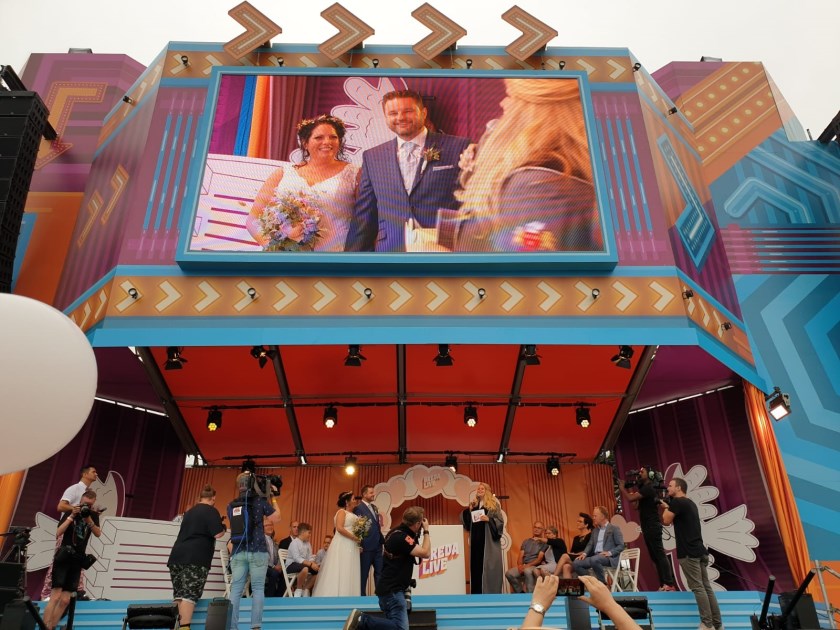 Het stel trouwde op het podium van Breda Live.