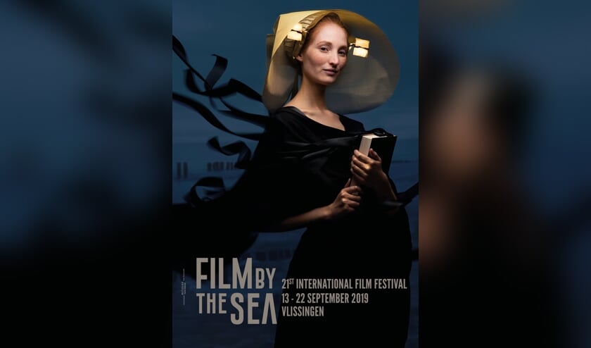 Model Rosanne Hustinx is het gezicht van FbtS 2019 in het artwork van Paulina Matusiak.