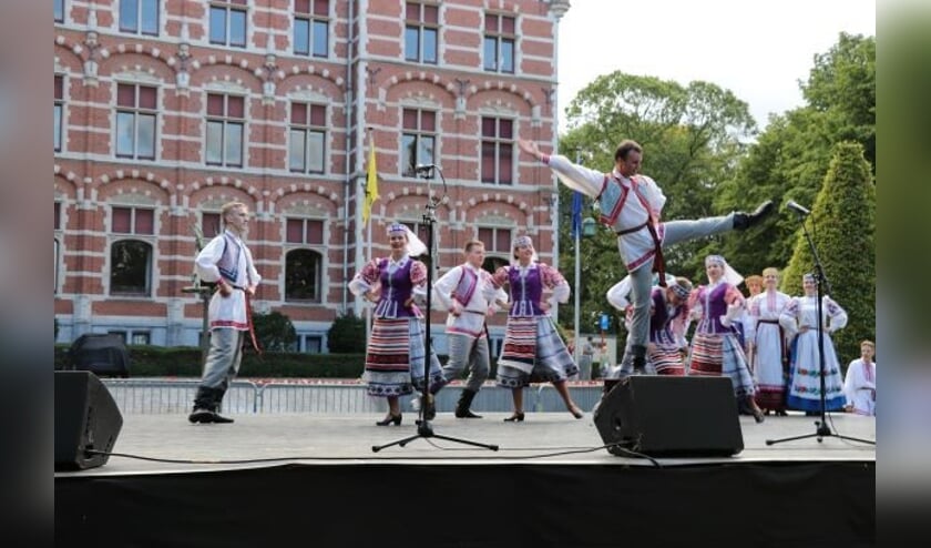 Folklore van het ensemble Zorachka uit Wit-Rusland.