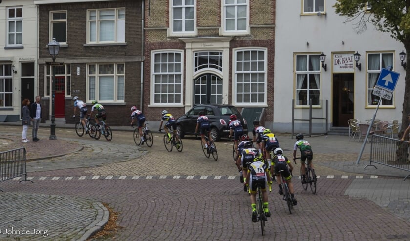 Vanaf ZZ Haven naar de dubbel straat een lastig stuk. FOTO JOHN DE JONG