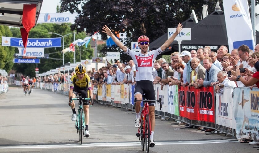 Bauke Mollema won de rit in lijn voor Antwan Tolhoek. In de rangschikking na drie onderdelen eindigde hij als derde.