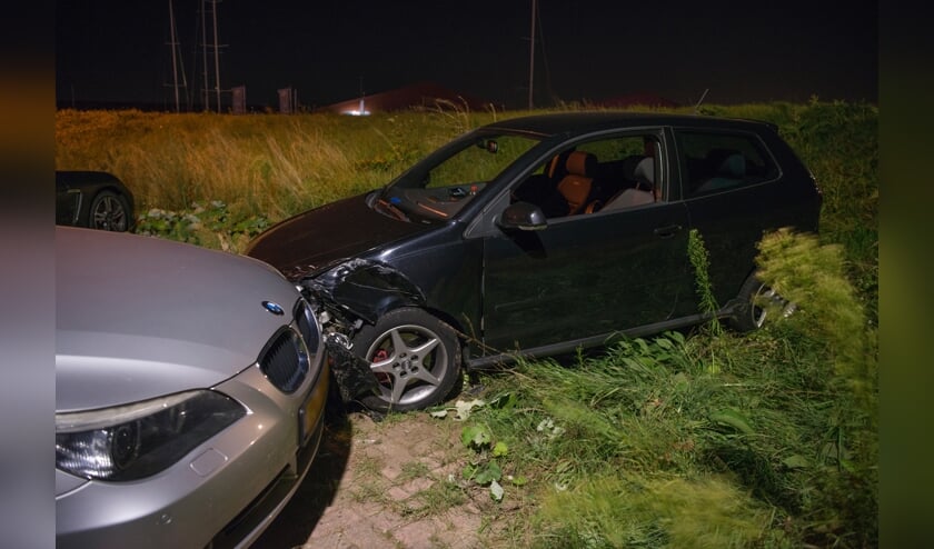 Beide auto's raakten beschadigd bij het ongeval.