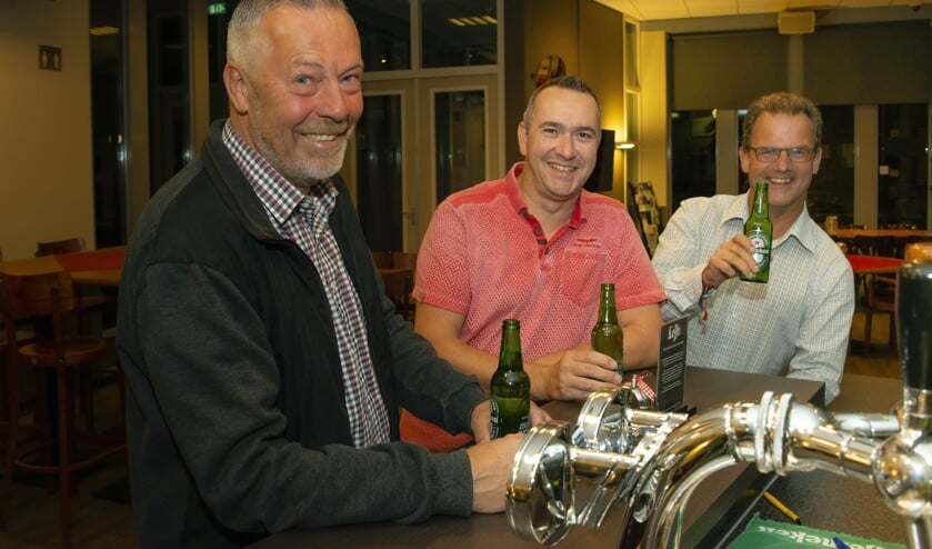 V.l.n.r. Jac van Trijp, Alex Wagemakers en Nicojan Lazeroms willen tijdens St. Jansfeesten ook eens aan bar staan.