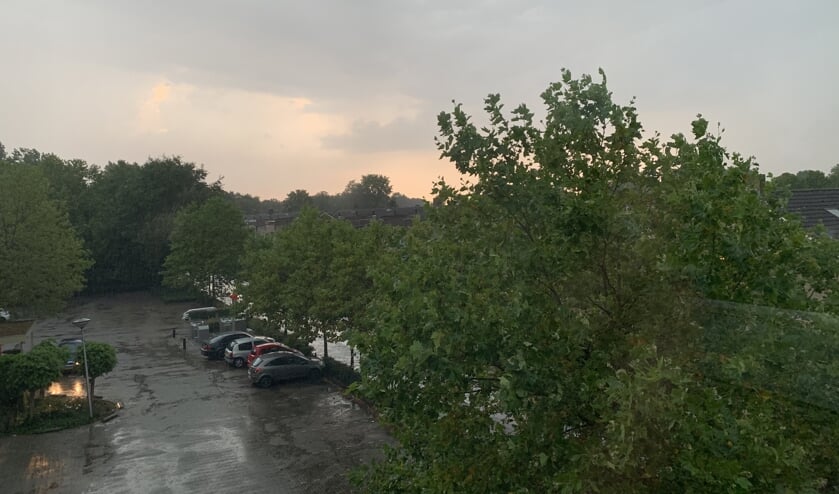 Er worden veel regenbuien voorspeld.