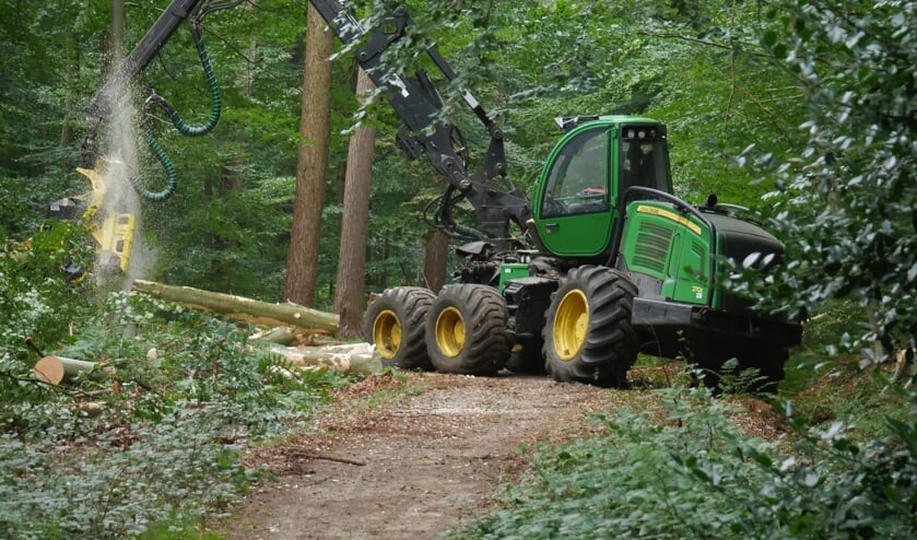 De machine aan het werk in het Liesbos