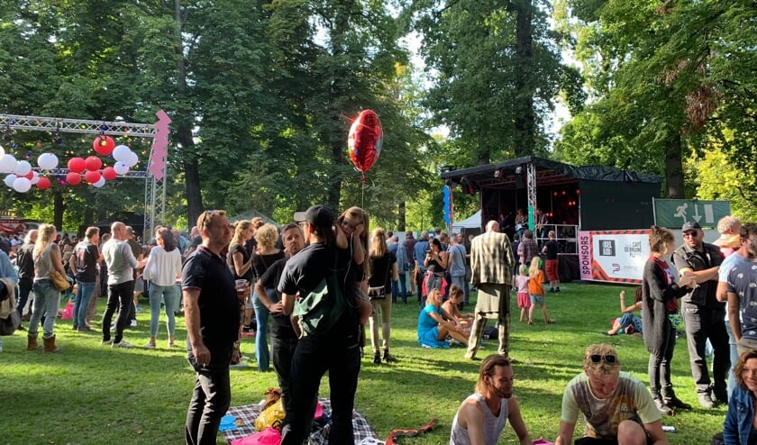 In het zonnetje genoten vele Bredanaars van Breda Barst.