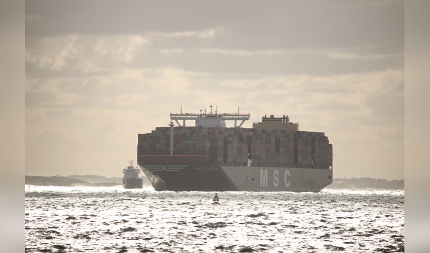 De Westerschelde is verdiept voor de scheepvaart.