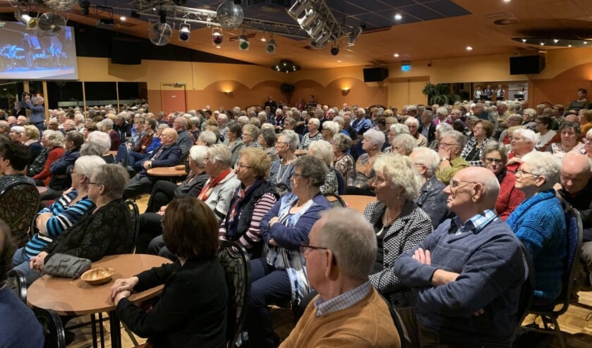 Er werd zichtbaar genoten van de vele meezingers FOTO REMKO VERMUNT