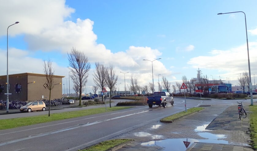 De Prins Hendrikweg leidt naar het stationsgebied.