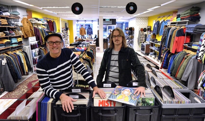 <p>Jaap en Vincent van Boven zijn platenfanaten.</p>