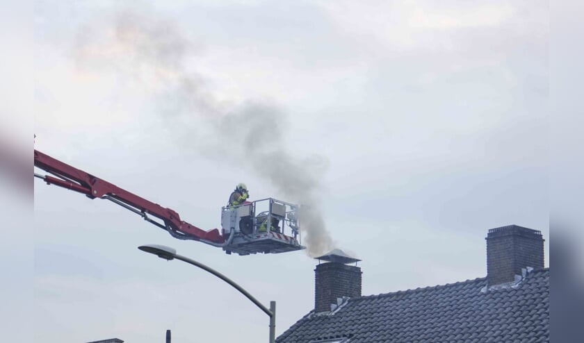 Bij de brand kwam veel rook vrij.