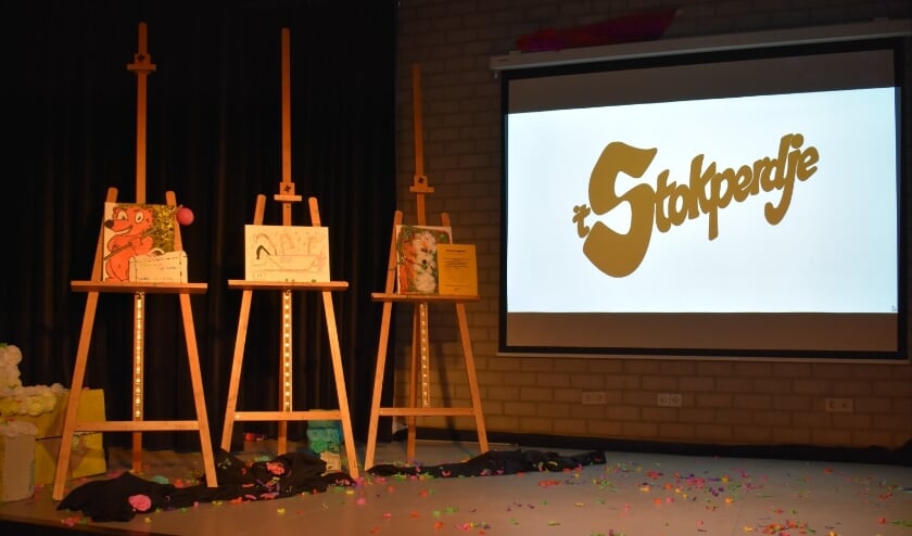 De drie kindercorsovaandels