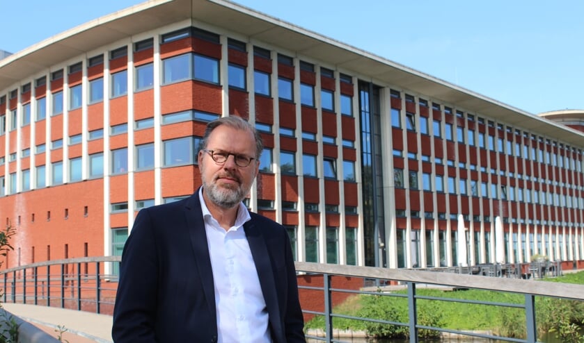 <p>Koos Krook, wethouder zorg: 'Ik neem m’n pet af voor onze mantelzorgers' </p>