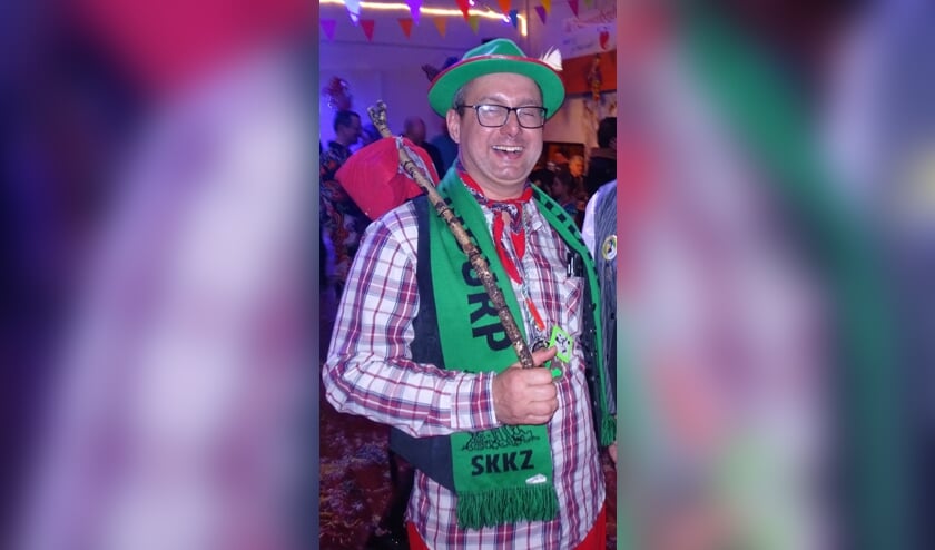 <p>Gerrit Grasduiner uit Grasduinersdurp: 'We hebben beraad over het online aanbieden van de Zegse Carnavalskrakers'</p>