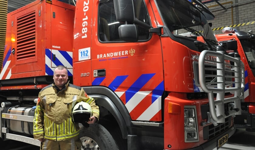 <p>Danker Kouwen, brandweervrijwilliger in Steenbergen: 'We hebben naast het uitrukken voor brand of ongevallen ook vaak veel plezier' </p>
