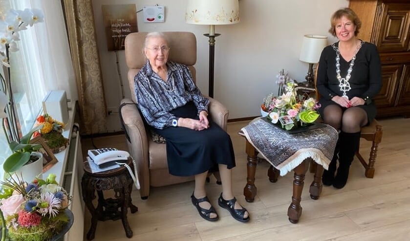 Felicitaties voor 100-jarige Metta Mol-Vos