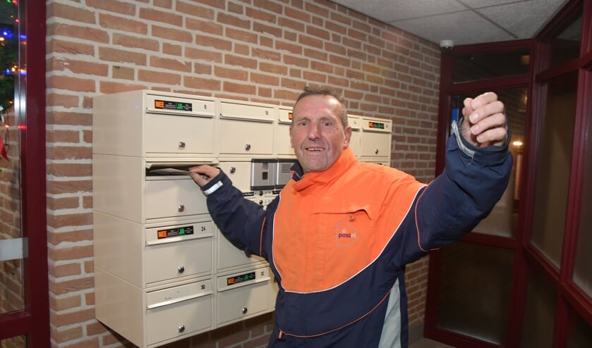 <p>Toon van de Berg voor de laatste keer op zijn ronde. </p>