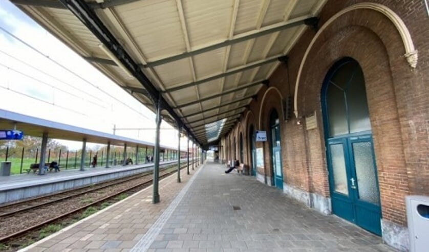 Graafwerk bij treinstation voor onderzoek verbouwing