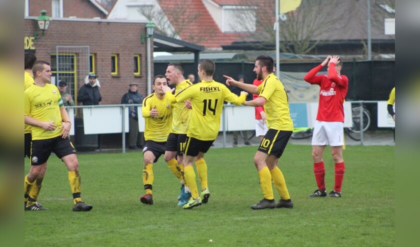 Csiki Tamás de gevierde man nadat hi Sc Waarde op een 1-0 bracht.