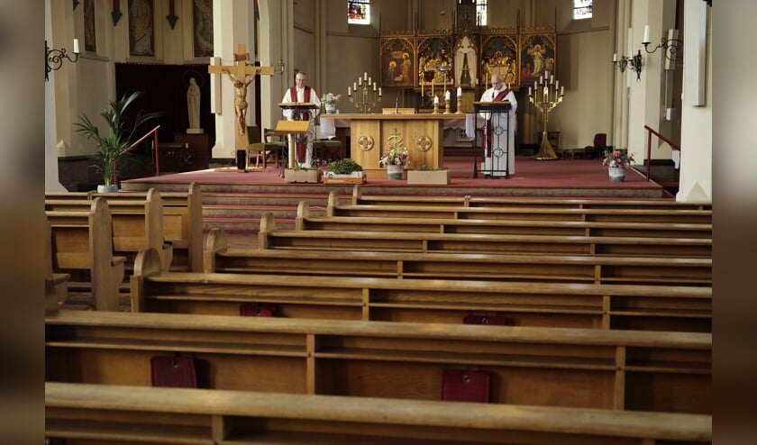  Heilige Willibrorduskerk weer open voor vieringen 
