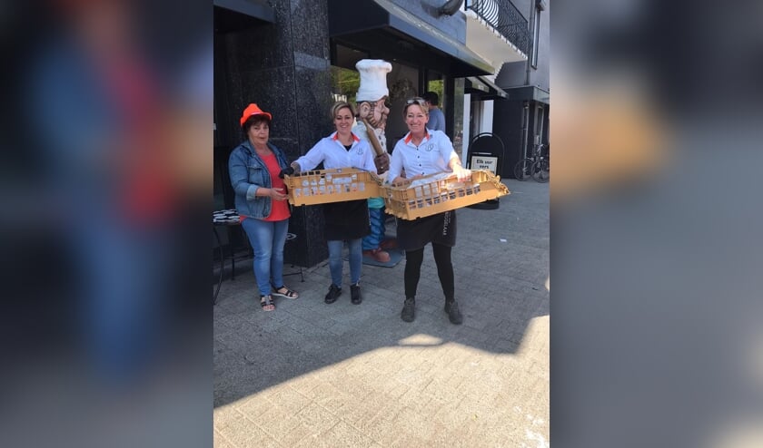 CORONA Oranjegebakjes voor Hoevense senioren 