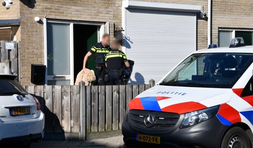 Diverse goederen en ordners in beslag genomen bij huiszoeking in Middelburg