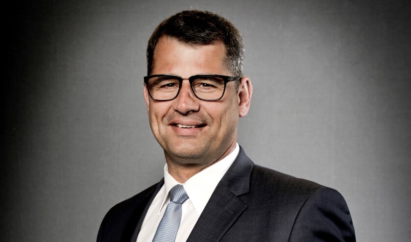 Gedeputeerde Erik Ronnes bezocht onder meer enkele boomkwekerijen.