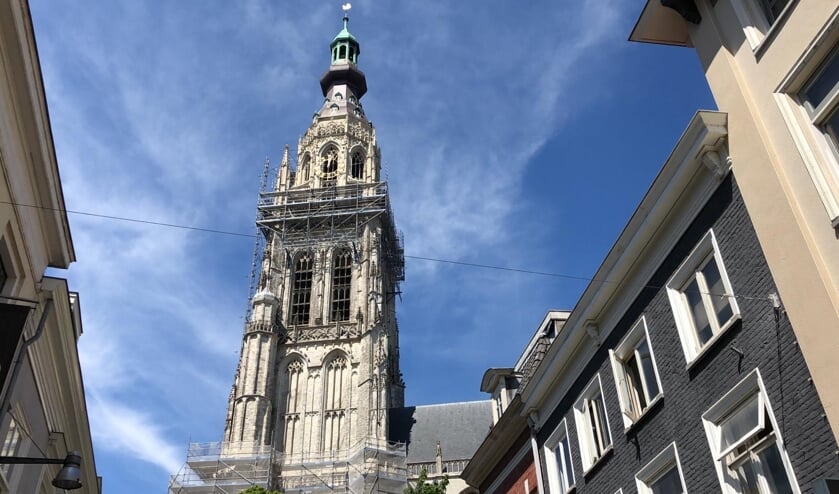 De steigers worden weggehaald