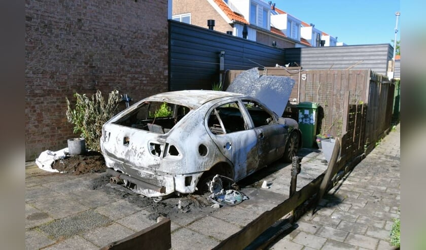 Auto uitgebrand op Beckerstraat in Vlissingen