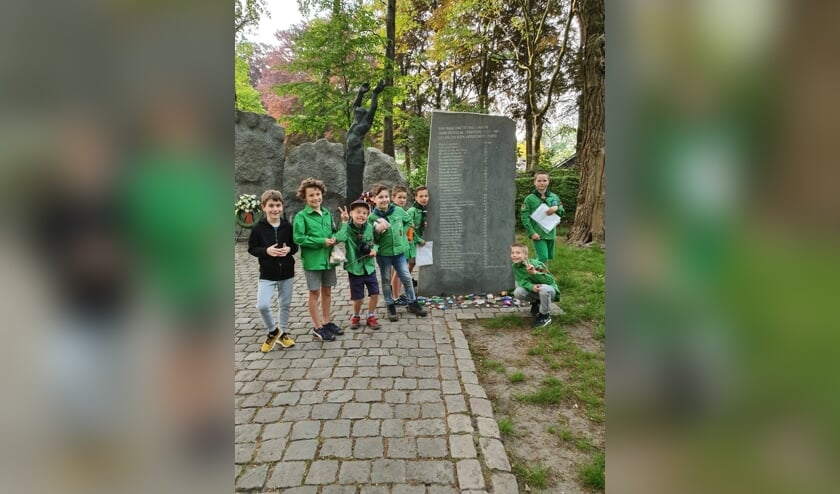 Scouting Hoeven was ook betrokken bij de Dodenherdenking.