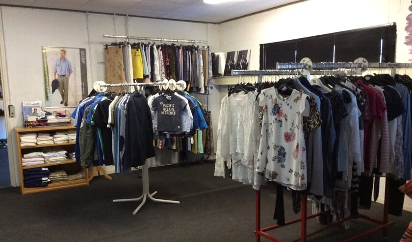 Zomerkleding bij Kringloopwinkel OverThollig 