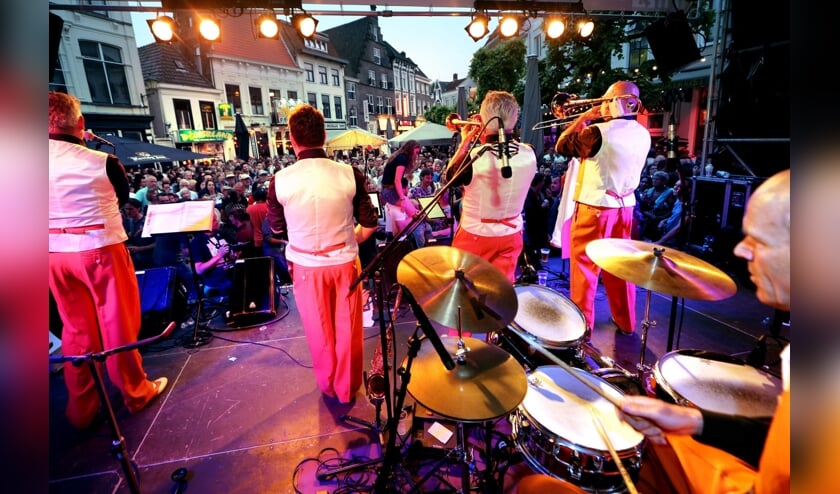 <p>Jazz Connection Breda Jazz Festival podium Havermarkt</p>