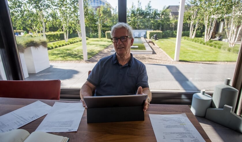 Burgemeester Jac Klijs werkt zoveel mogelijk vanuit huis. FOTO ALEXANDER VINGERHOEDS