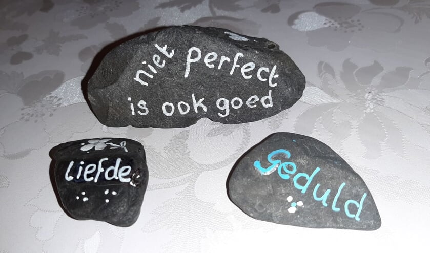 Voorbeelden van Happy Stones.